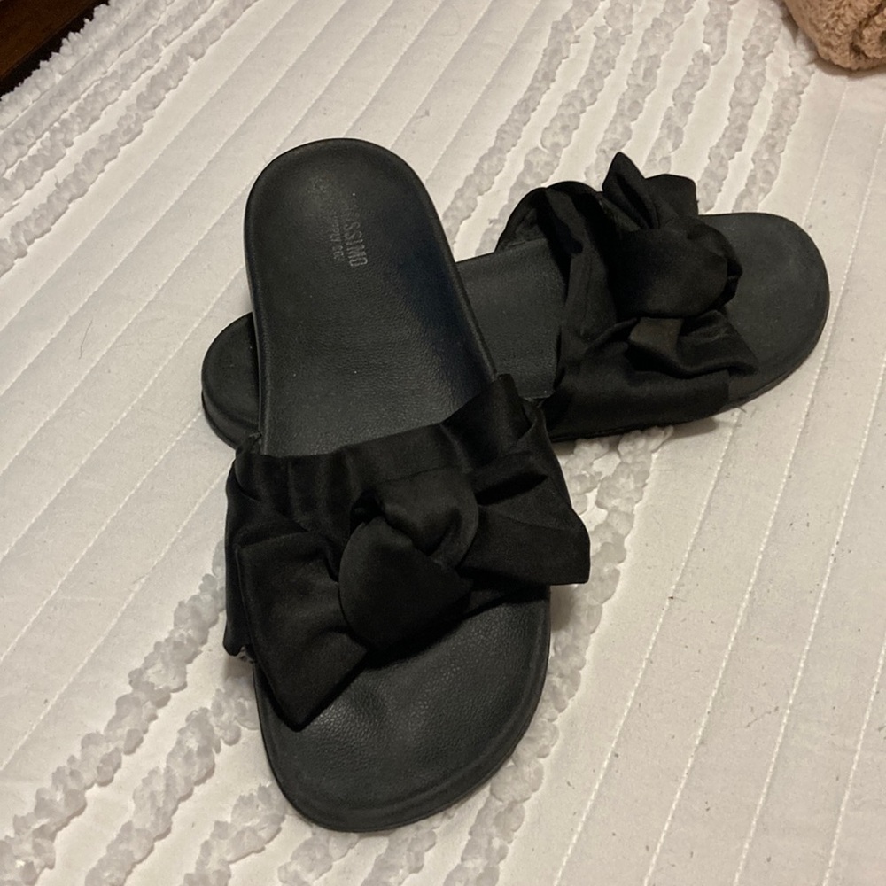 Target brand flip-flops